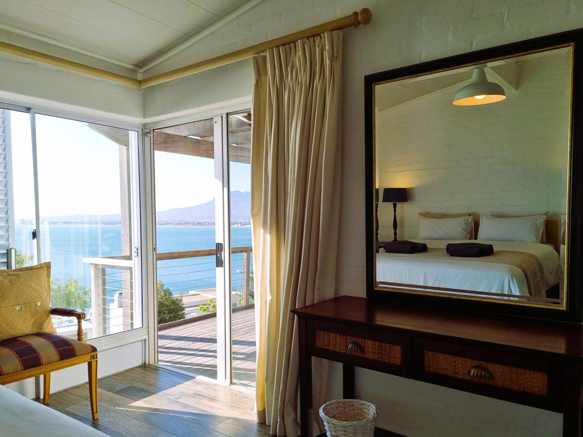 75 Protea Drive Sleeps 8 Guests