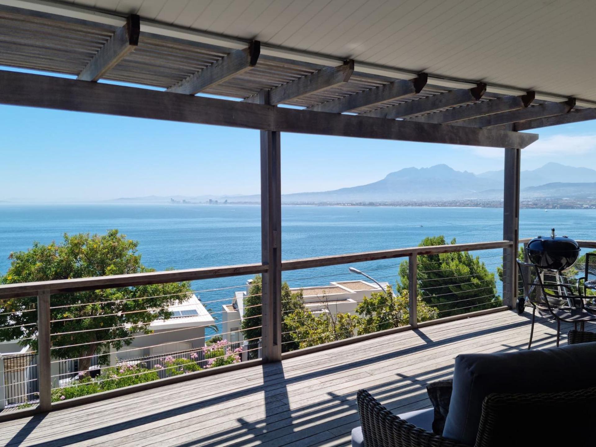 75 Protea Drive Sleeps 8 Guests Hébergement de vacances Le Cap